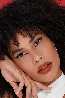 ÇARPICI VE MODERN: SIREN EYES