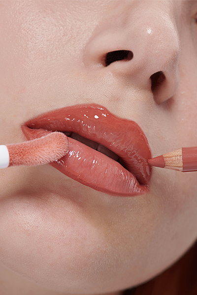 Pastel Plumping Gloss 210 + Pastel Lip Contour Lip Liner 56 - Pastel (1)