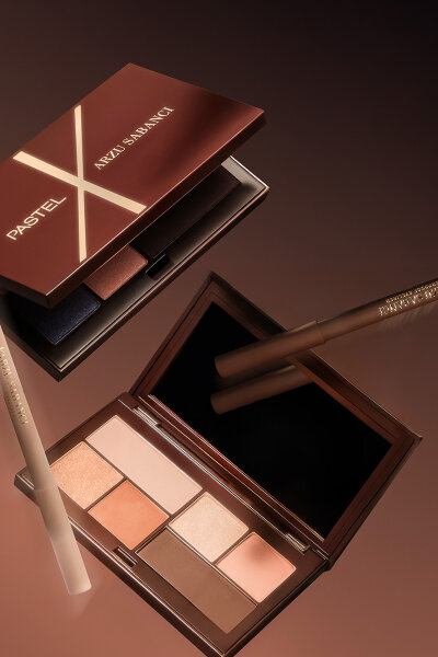 Pastel X Arzu Sabancı Eyeshadow Palette 62 - 4