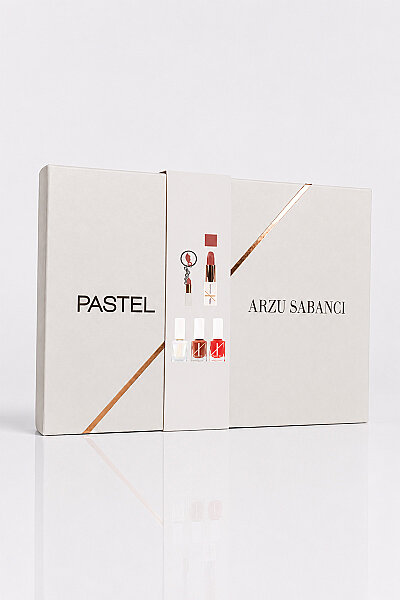 Pastel x Arzu Sabancı Summer Glow 3’lü Oje + Ruj + Anahtarlık Seti No1 | Hediyelik Makyaj Setleri - Pastel