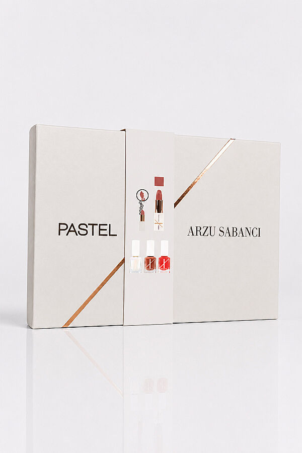 Pastel x Arzu Sabancı Summer Glow 3’lü Oje + Ruj + Anahtarlık Seti No1 | Hediyelik Makyaj Setleri - 1