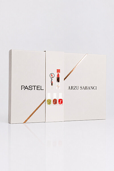 Pastel x Arzu Sabancı Summer Glow 3’lü Oje + Ruj + Anahtarlık Seti No2 | Hediyelik Makyaj Setleri - Pastel