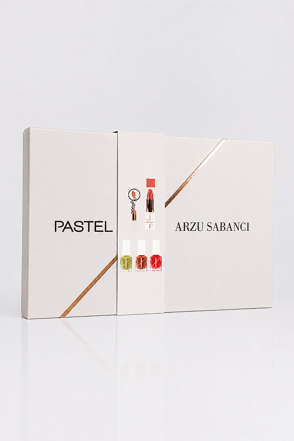 Pastel x Arzu Sabancı Summer Glow 3’lü Oje + Ruj + Anahtarlık Seti No2 | Hediyelik Makyaj Setleri - 1