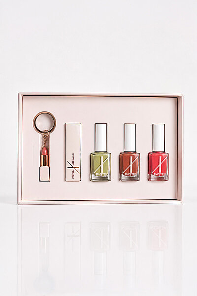 Pastel x Arzu Sabancı Summer Glow 3’lü Oje + Ruj + Anahtarlık Seti No2 | Hediyelik Makyaj Setleri - Pastel (1)